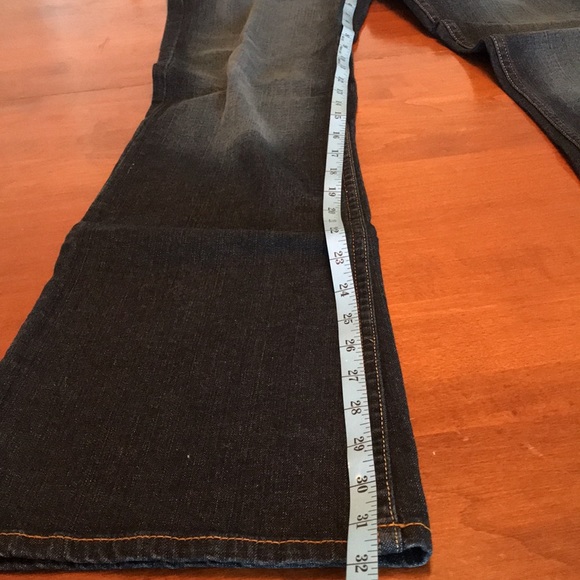 Paris Blues Size 5 mid rise slightly flared jeans w 5-pocket design. Faded. - Picture 7 of 11